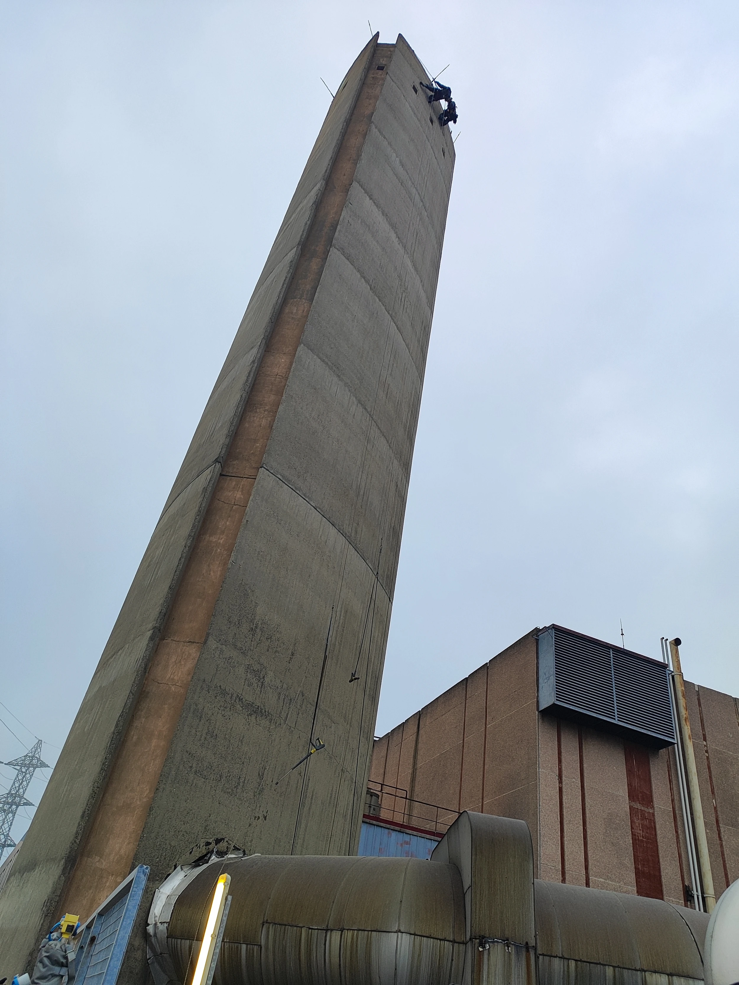 Intervention de cordistes MS Access pour une jolie cheminée chez DSA AQUITAINE à Cenon (industrie) – 4